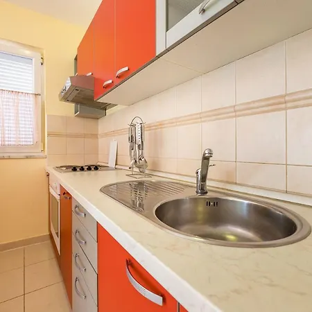 Mit Klima, Wifi, Balkon Nur 350 Meter Zum Apartment Baska (Krk)