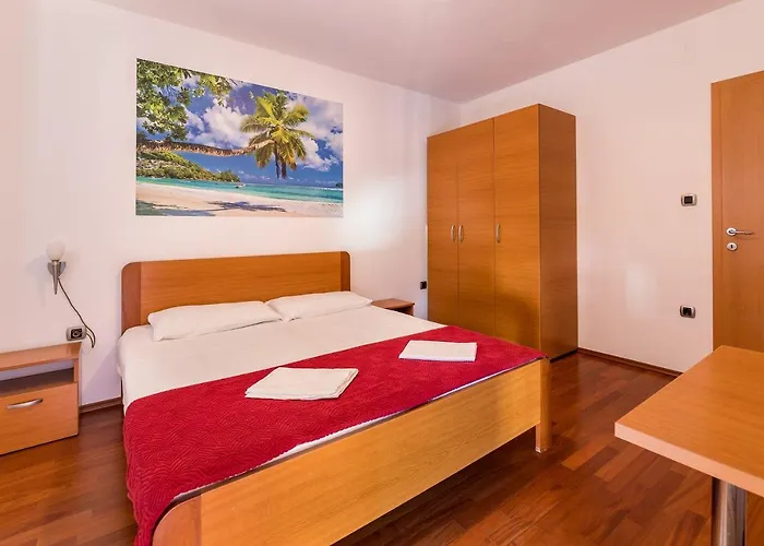 Apartment Mit Klima, Wifi, Balkon Nur 350 Meter Zum Baska (Krk)