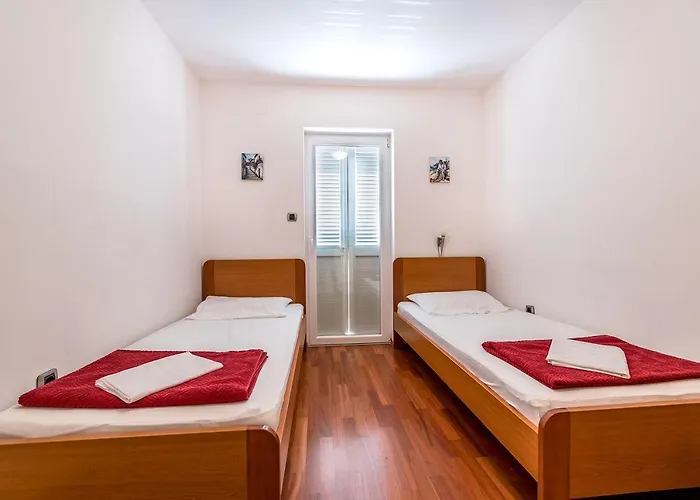 Mit Klima, Wifi, Balkon Nur 350 Meter Zum Baska (Krk)