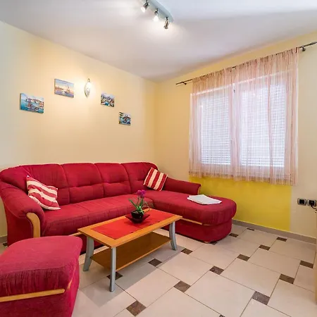 Mit Klima, Wifi, Balkon Nur 350 Meter Zum