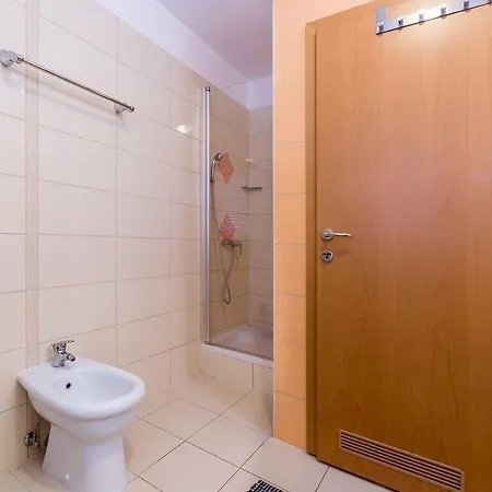 Apartment Mit Klima, Wifi, Balkon Nur 350 Meter Zum